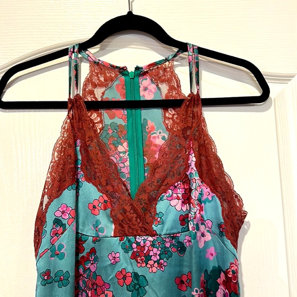 D&G Dress; silk, very gently used; fabric tag removed - Picture 2 of 3